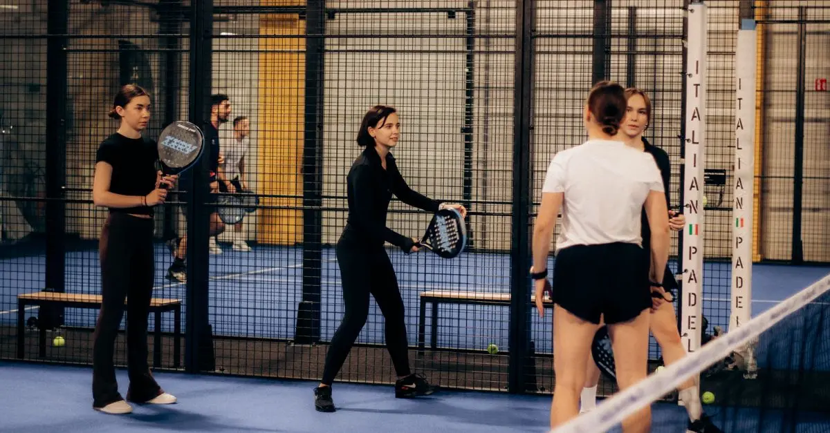 Comment Progresser Rapidement au Padel en Solo