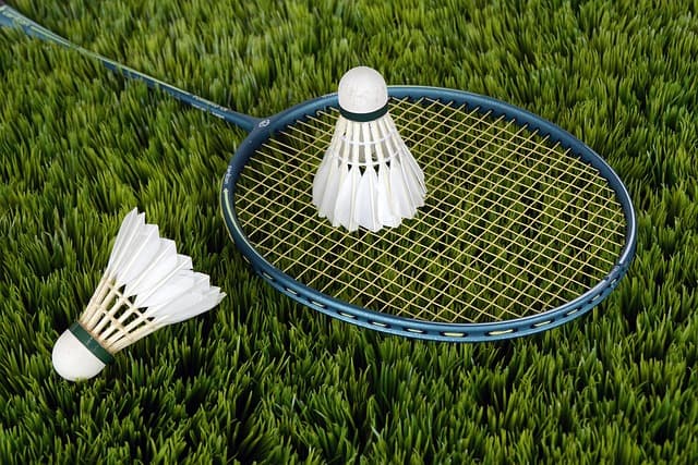 Les Équipement Indispensables pour Pratiquer le Padel